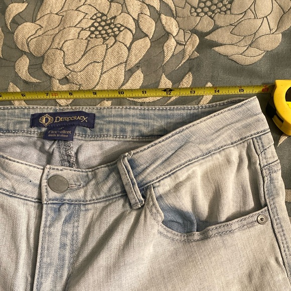 Democracy, size 8 stretch jeans. - Picture 5 of 7